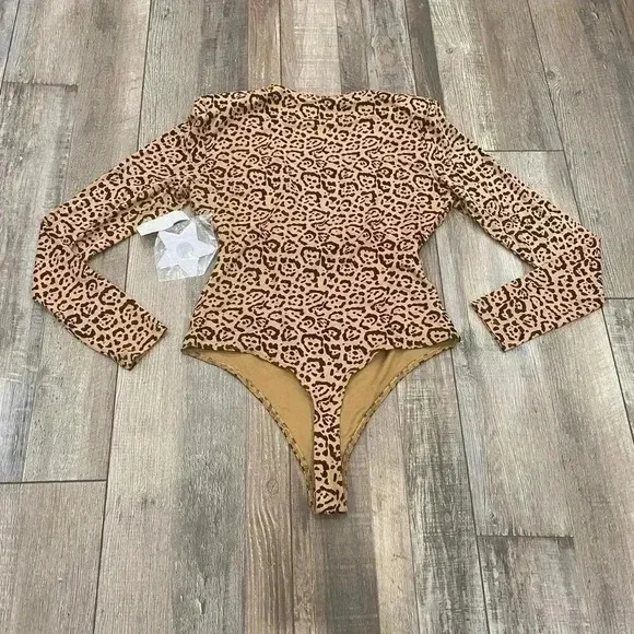 NWT Good American Power Shoulder Animal Print Leopard V-Cut Long Sleeve Size 2 - Picture 11 of 11